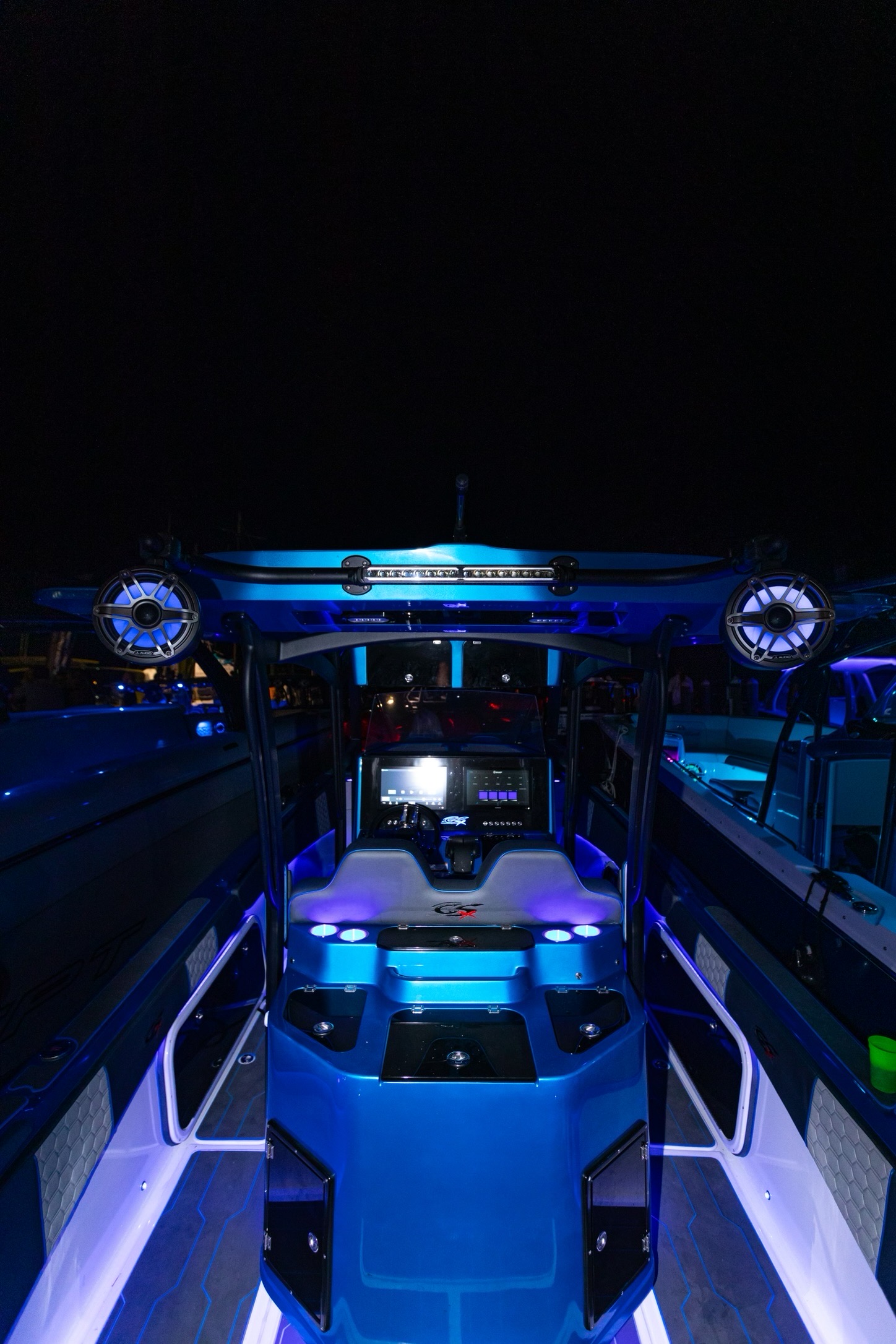 2024 GLASSTREAM GSX36 TRIPLE 400R - Image 11