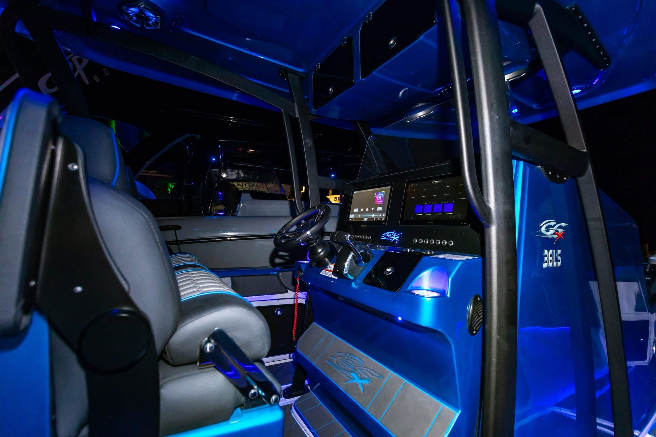 2024 GLASSTREAM GSX36 TRIPLE 400R - Image 14